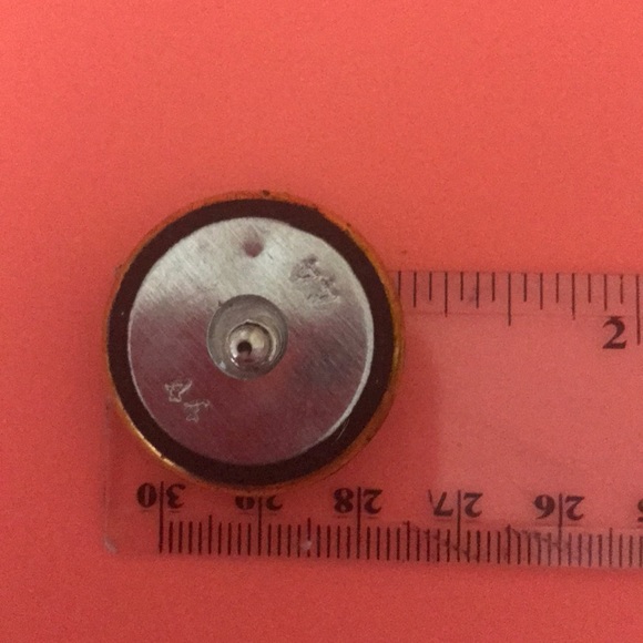 Button earrings - Picture 3 of 5